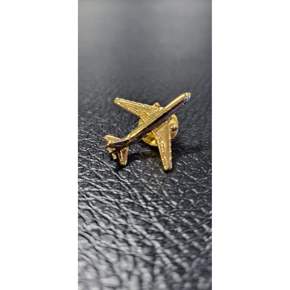 Airbus A320 Series A319 Passenger Aircraft Airliner Czech AirforceTie Pin Badge